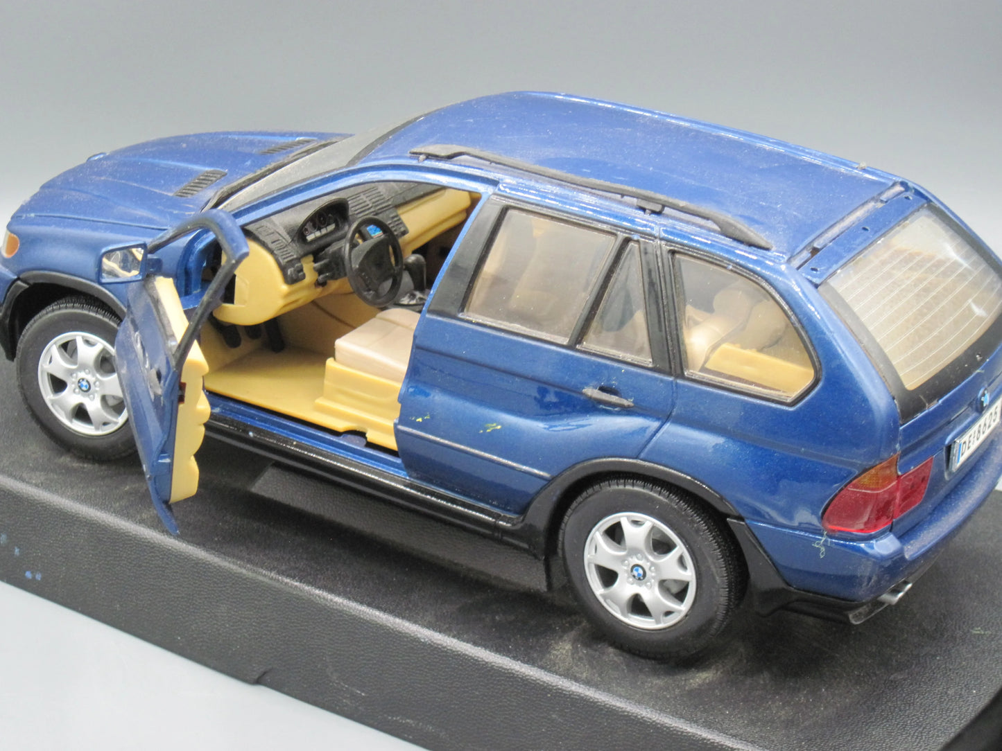 Motor Max   BMW X5 with Base  Blue