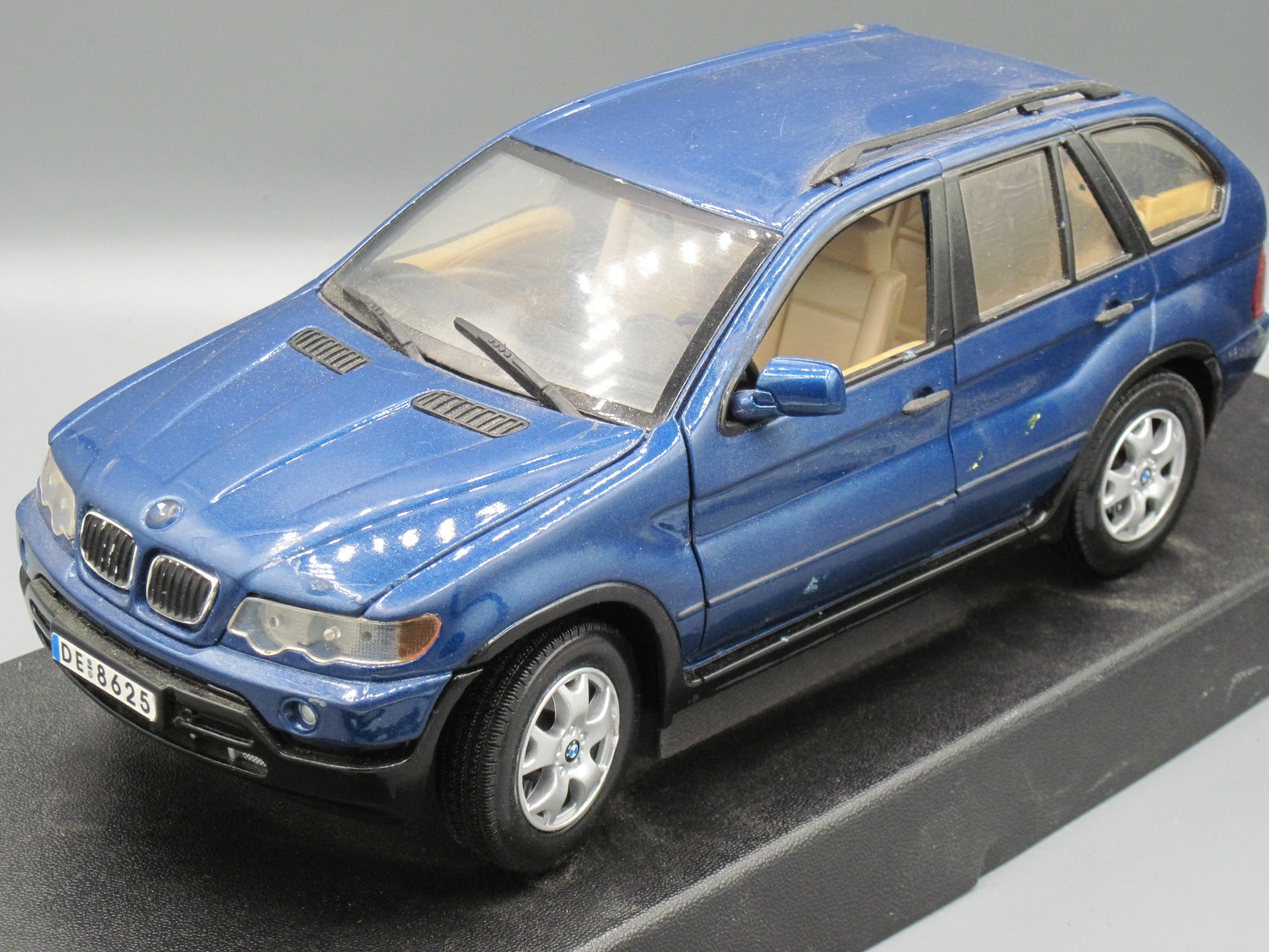 Motor Max   BMW X5 with Base  Blue