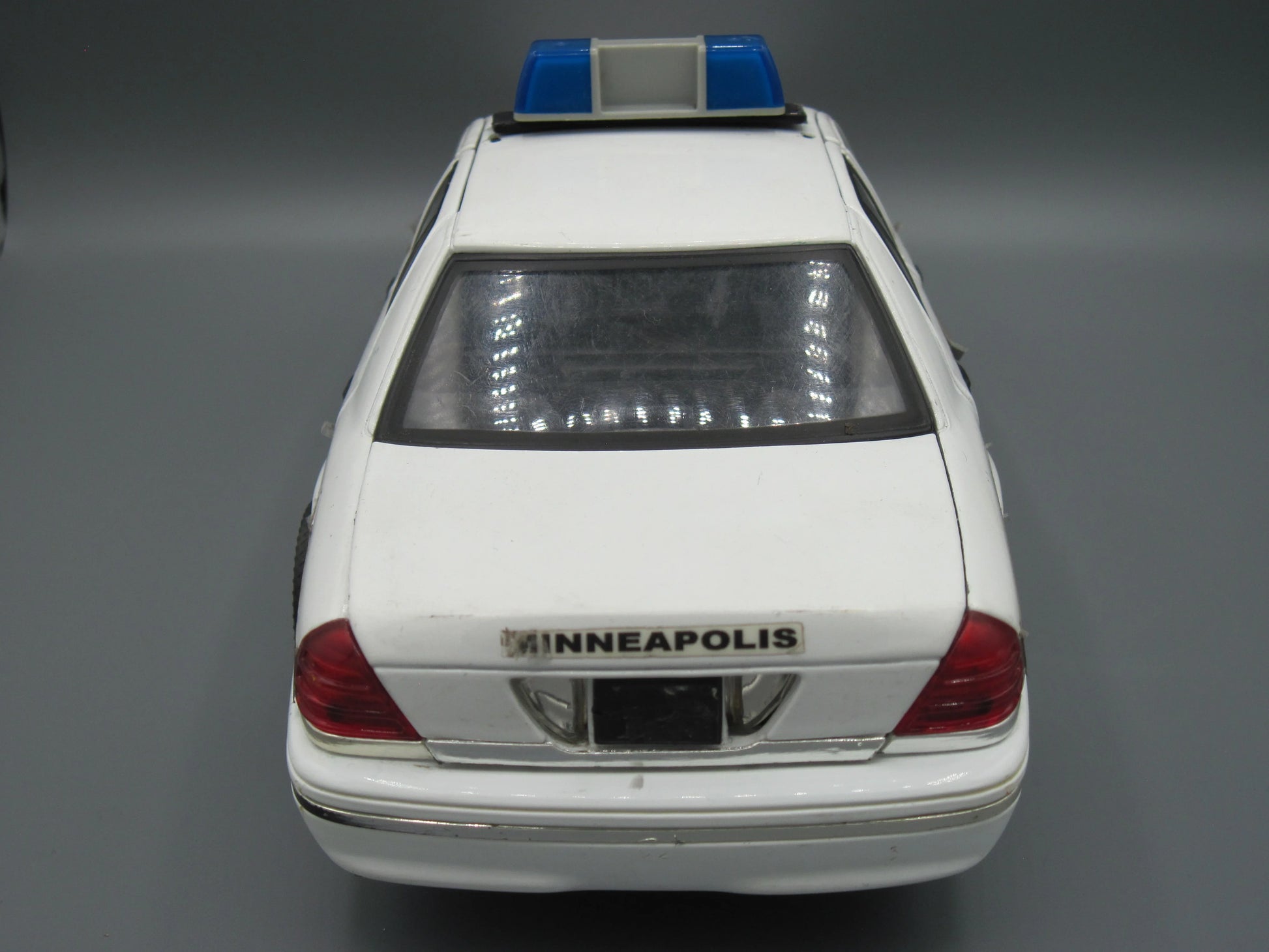 Motor Max  Special Edition Ford Crown Victoria Interceptor  White Police Edition