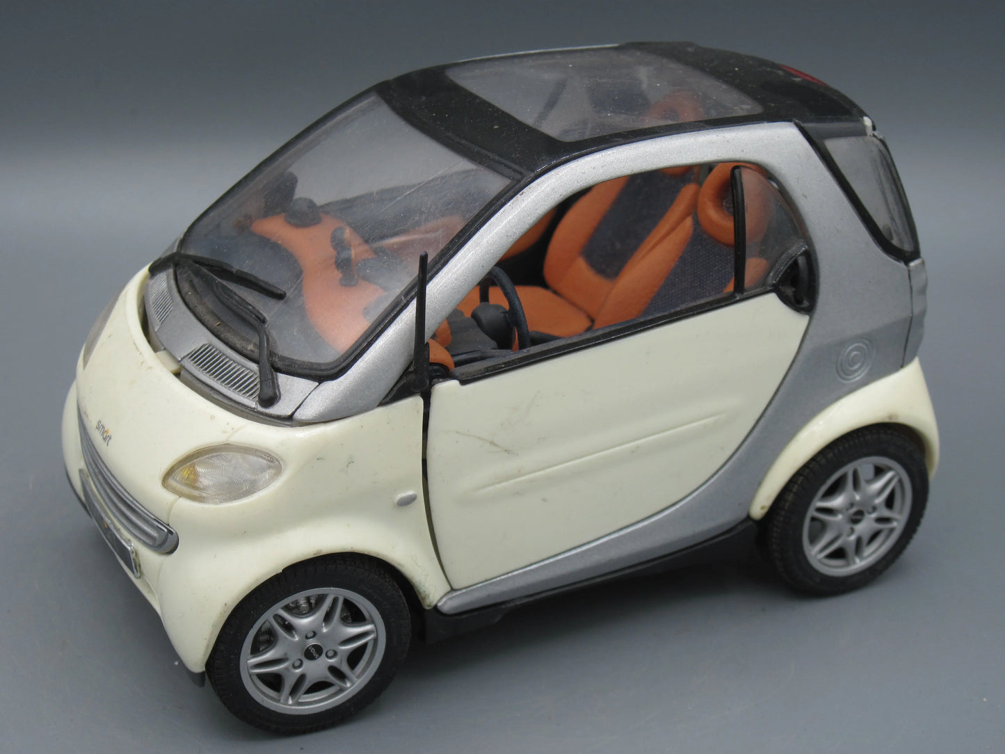 Maisto   Smart City-Coupe  Beige
