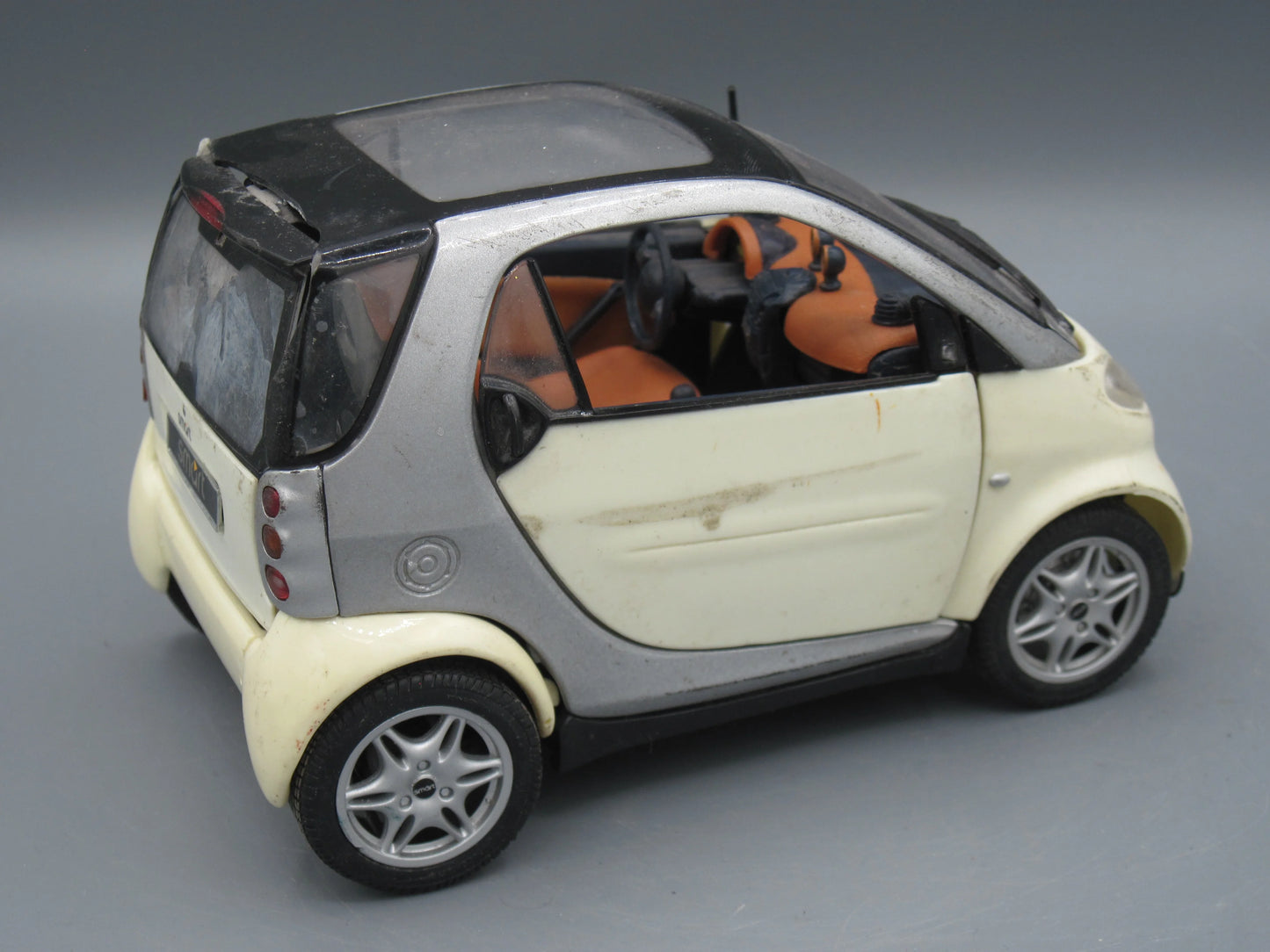 Maisto   Smart City-Coupe  Beige