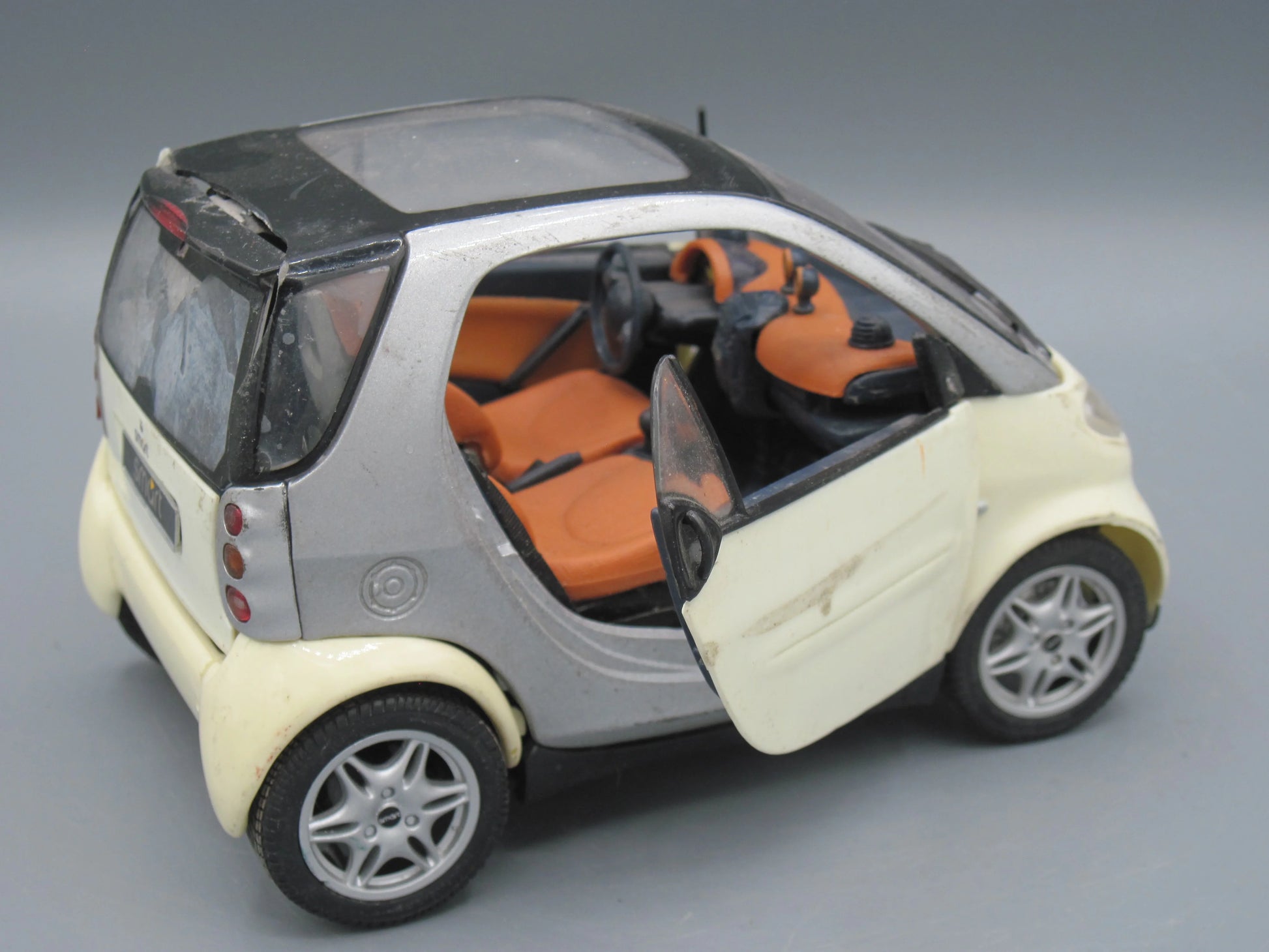 Maisto   Smart City-Coupe  Beige