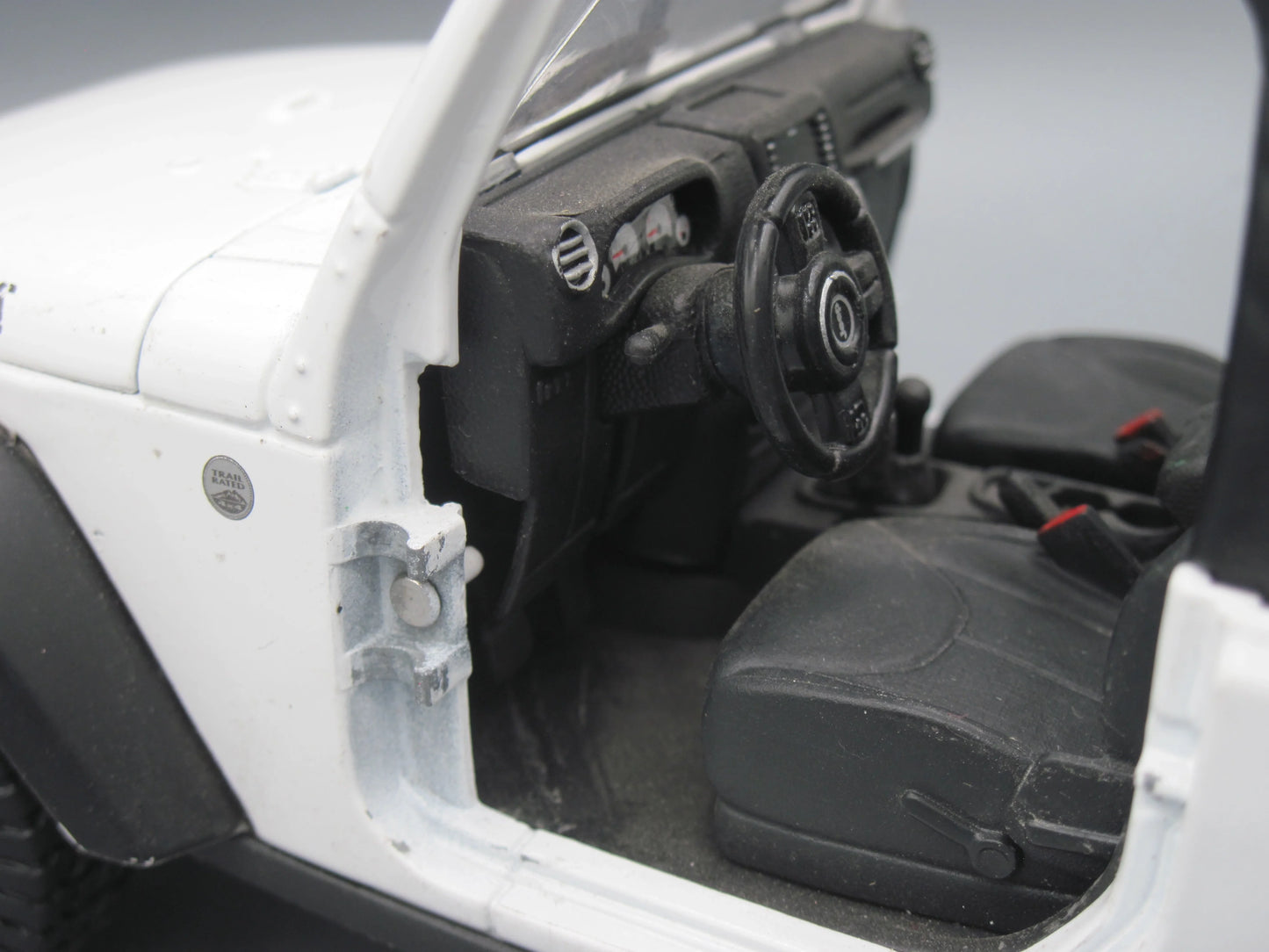 Maisto   Jeep Willy's Wrangler  White