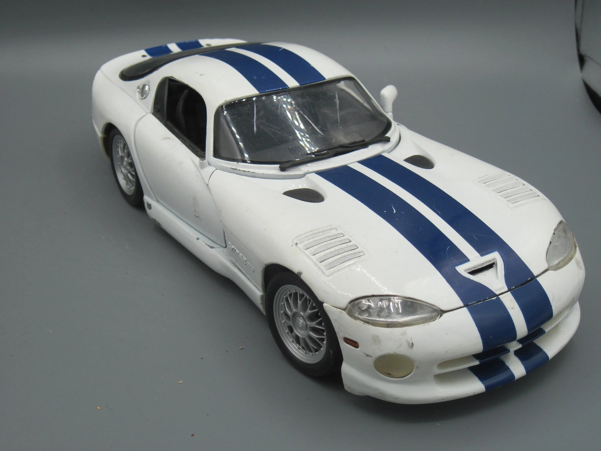 Maisto   Dodge Viper GT5  White