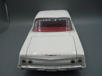 Maisto  Special Edition Chevrolet Bel Air 1962 White