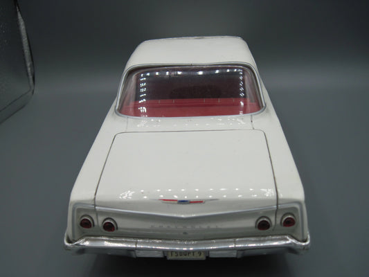 Maisto  Special Edition Chevrolet Bel Air 1962 White