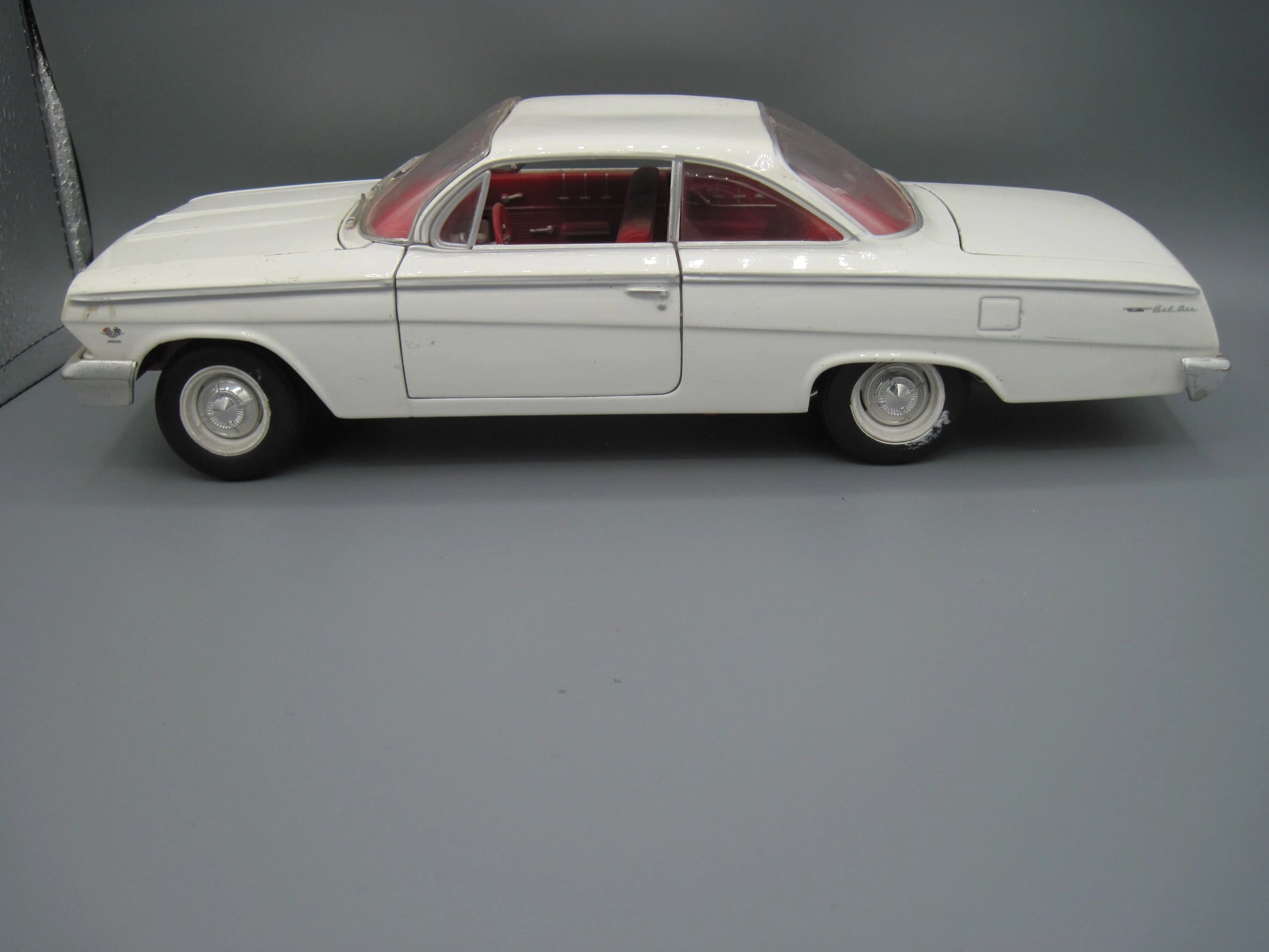 Maisto  Special Edition Chevrolet Bel Air 1962 White
