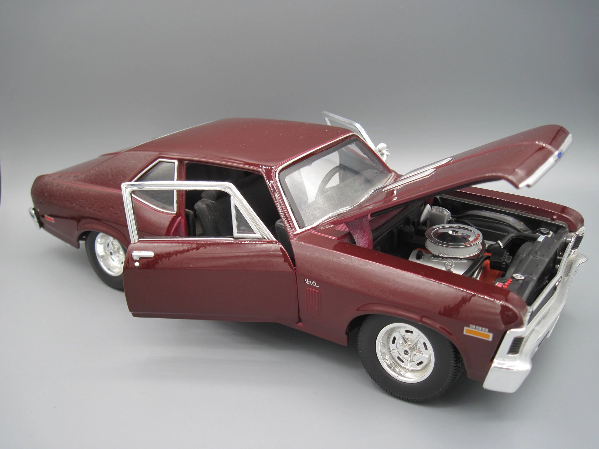 Maisto  Special Edition Chevrolet Nova SS 396 1970 Red