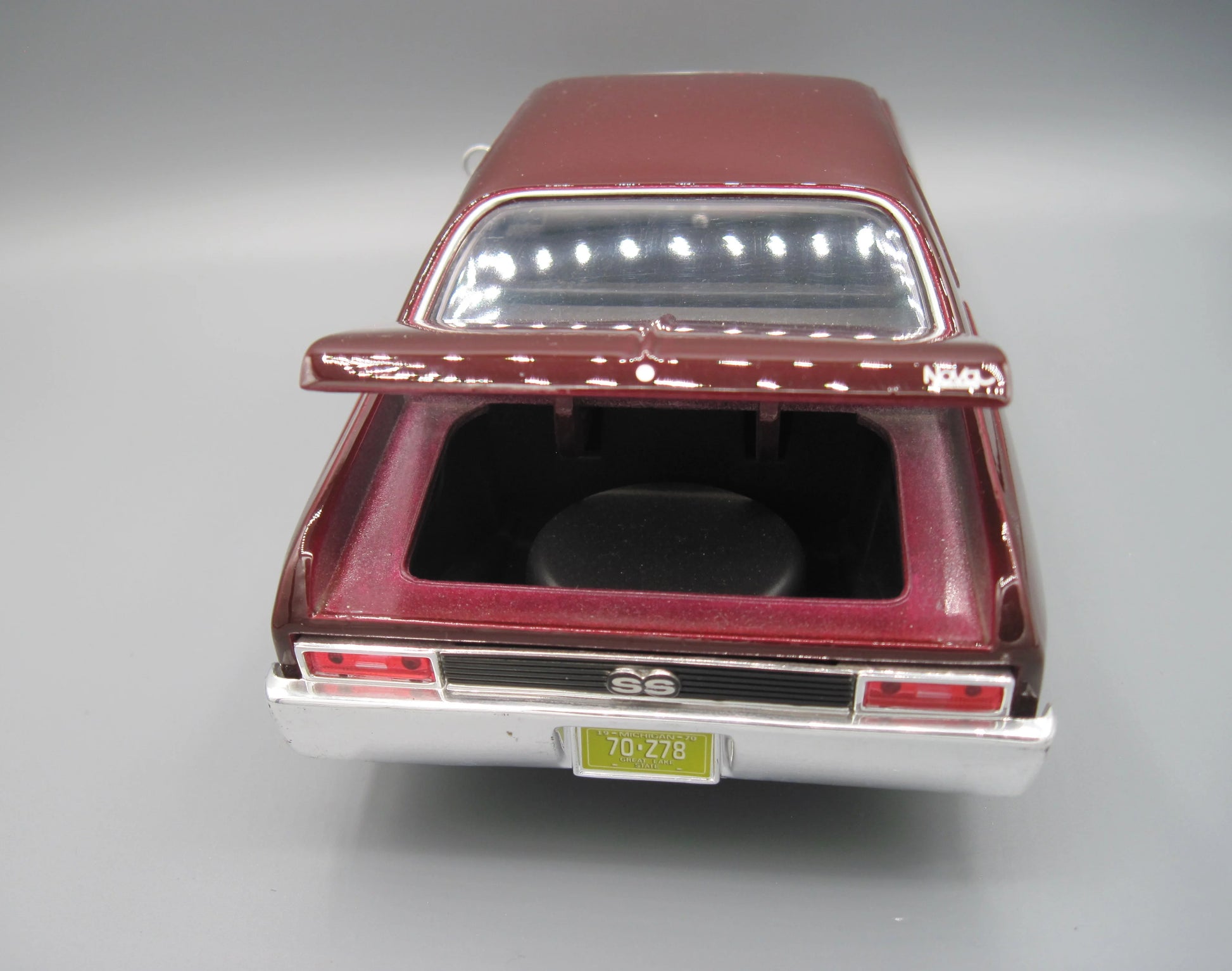 Maisto  Special Edition Chevrolet Nova SS 396 1970 Red