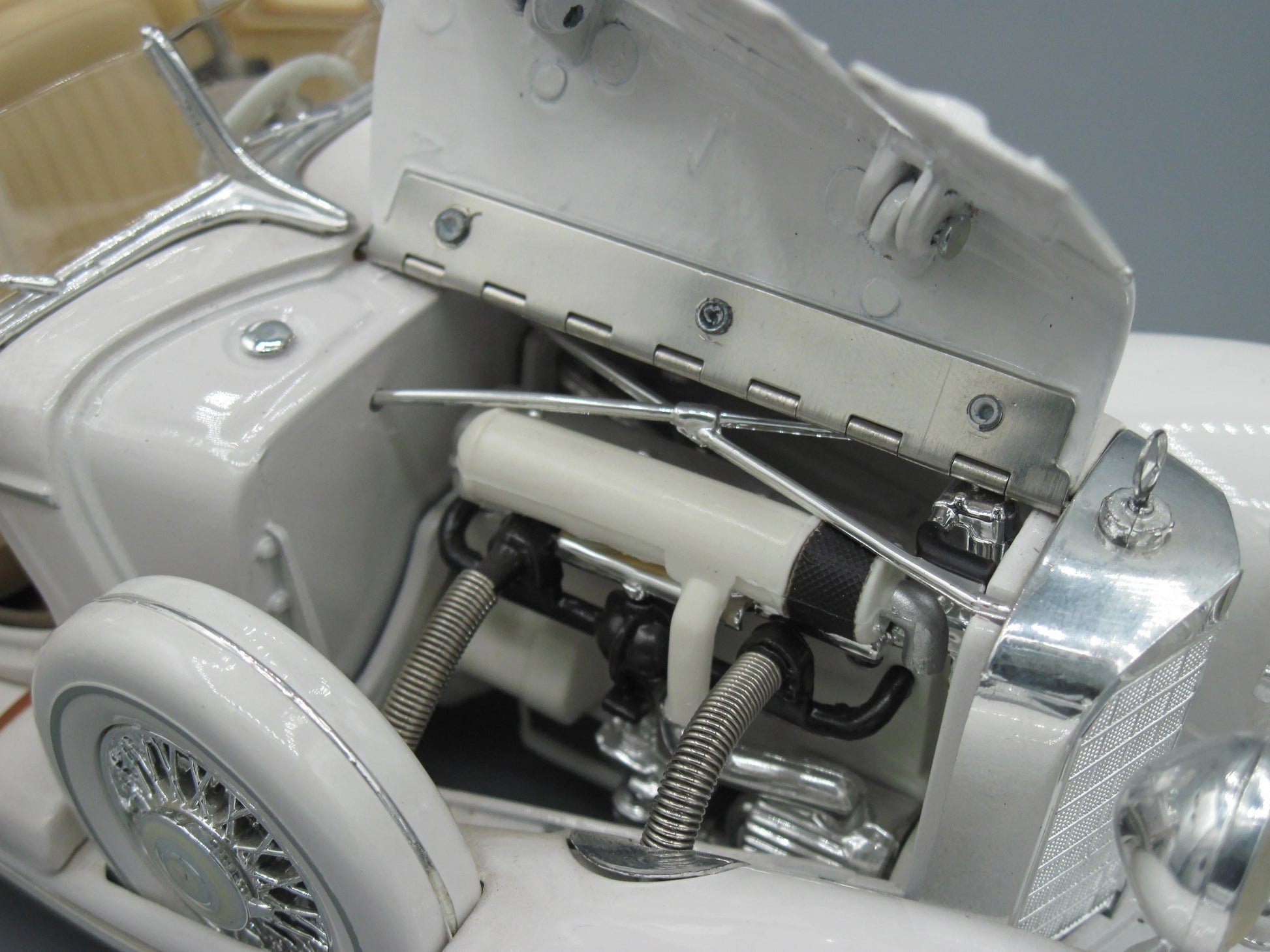 Maisto  Special Edition Mercedes-Benz 500 K 1936 White Special Roadster