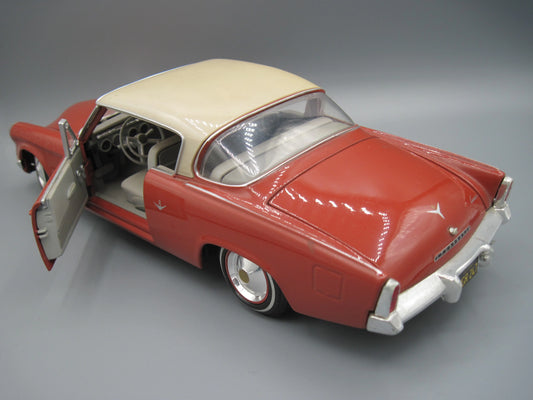 Maisto  Special Edition Studebaker Starliner 1953 Red