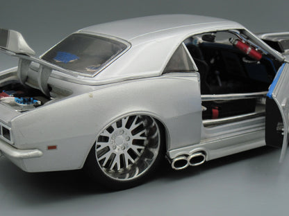 Maisto  Special Edition Chevrolet Camaro Z/28 1968 Silver