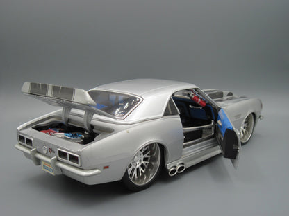 Maisto  Special Edition Chevrolet Camaro Z/28 1968 Silver