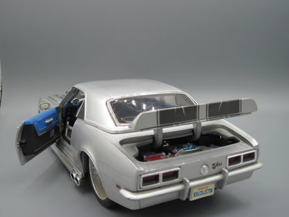 Maisto  Special Edition Chevrolet Camaro Z/28 1968 Silver