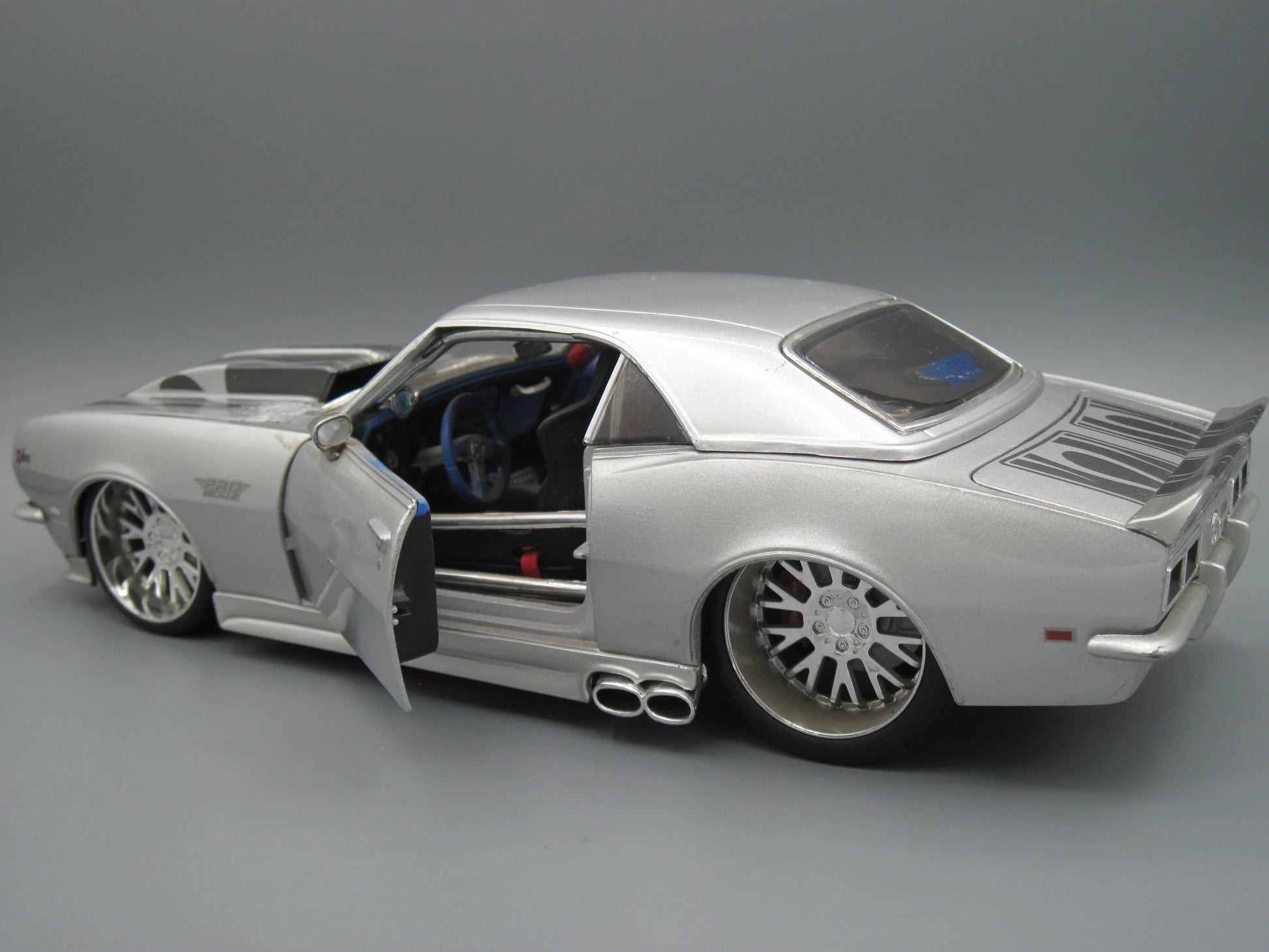 Maisto  Special Edition Chevrolet Camaro Z/28 1968 Silver