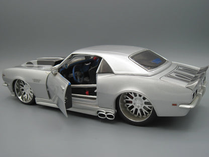 Maisto  Special Edition Chevrolet Camaro Z/28 1968 Silver