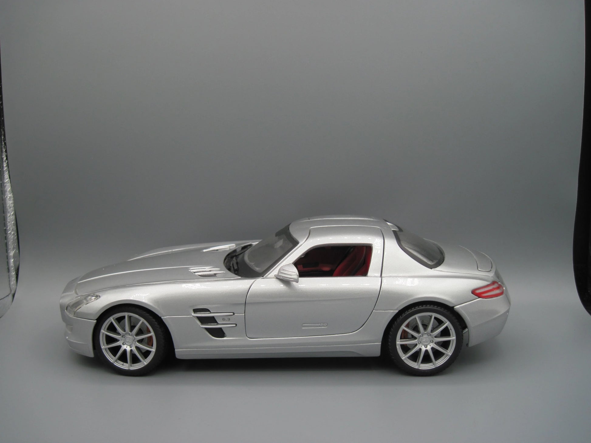 Maisto  Special Edition Mercedes-Benz SLS AMG  Silver