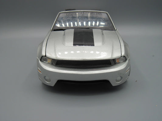 Maisto  Special Edition Ford Mustang Roush 427R 2010 Silver