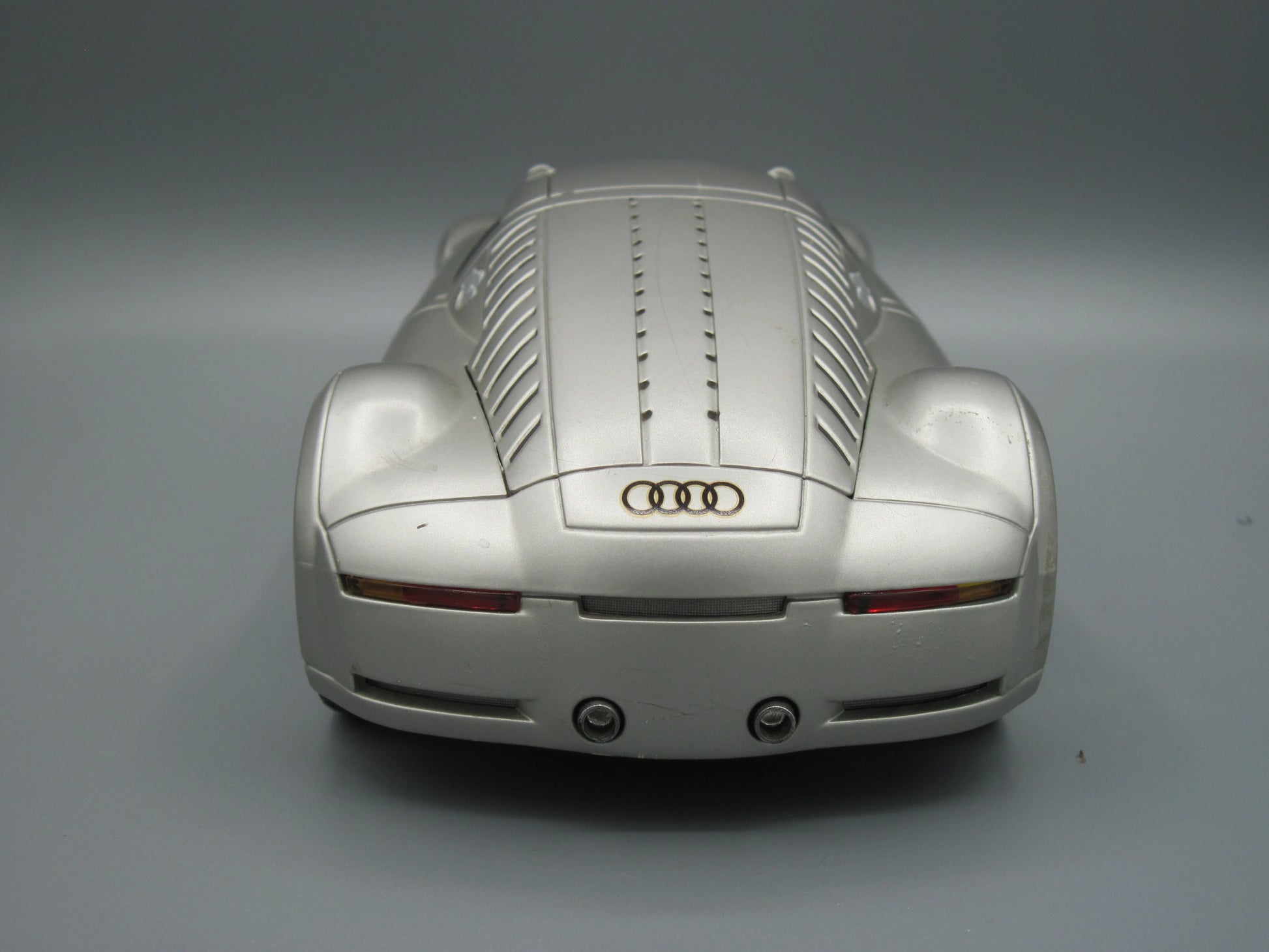 Maisto  Special Edition Audi Supersportswagen Rosemeyer  Silver