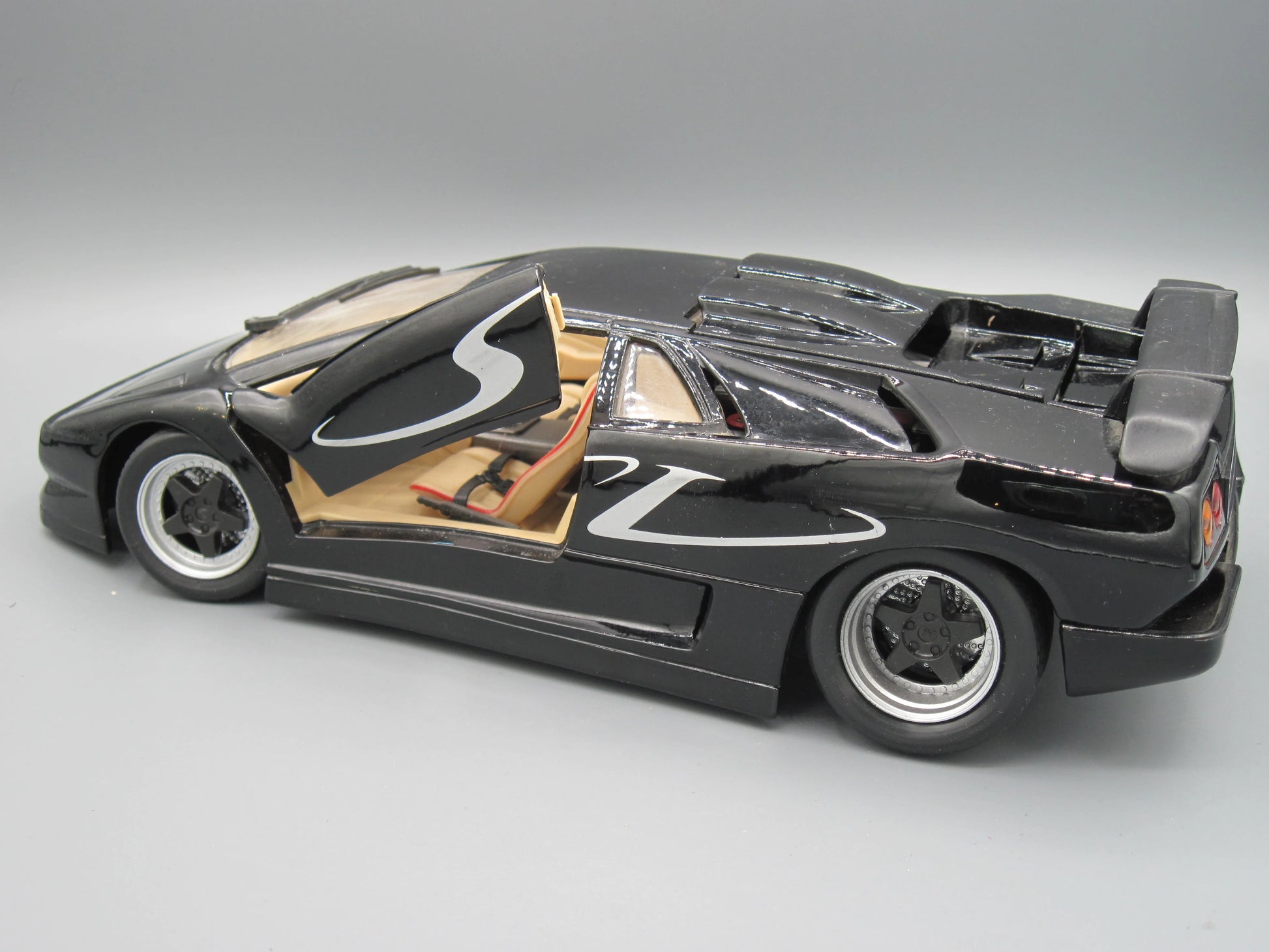 Maisto  Special Edition Lamborghini Diablo SV  Black