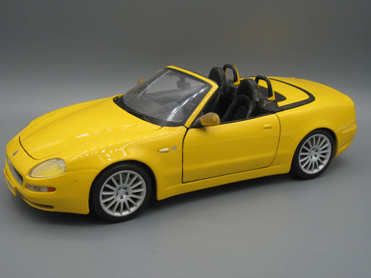 Maisto  Special Edition Maserati Spyder  Yellow