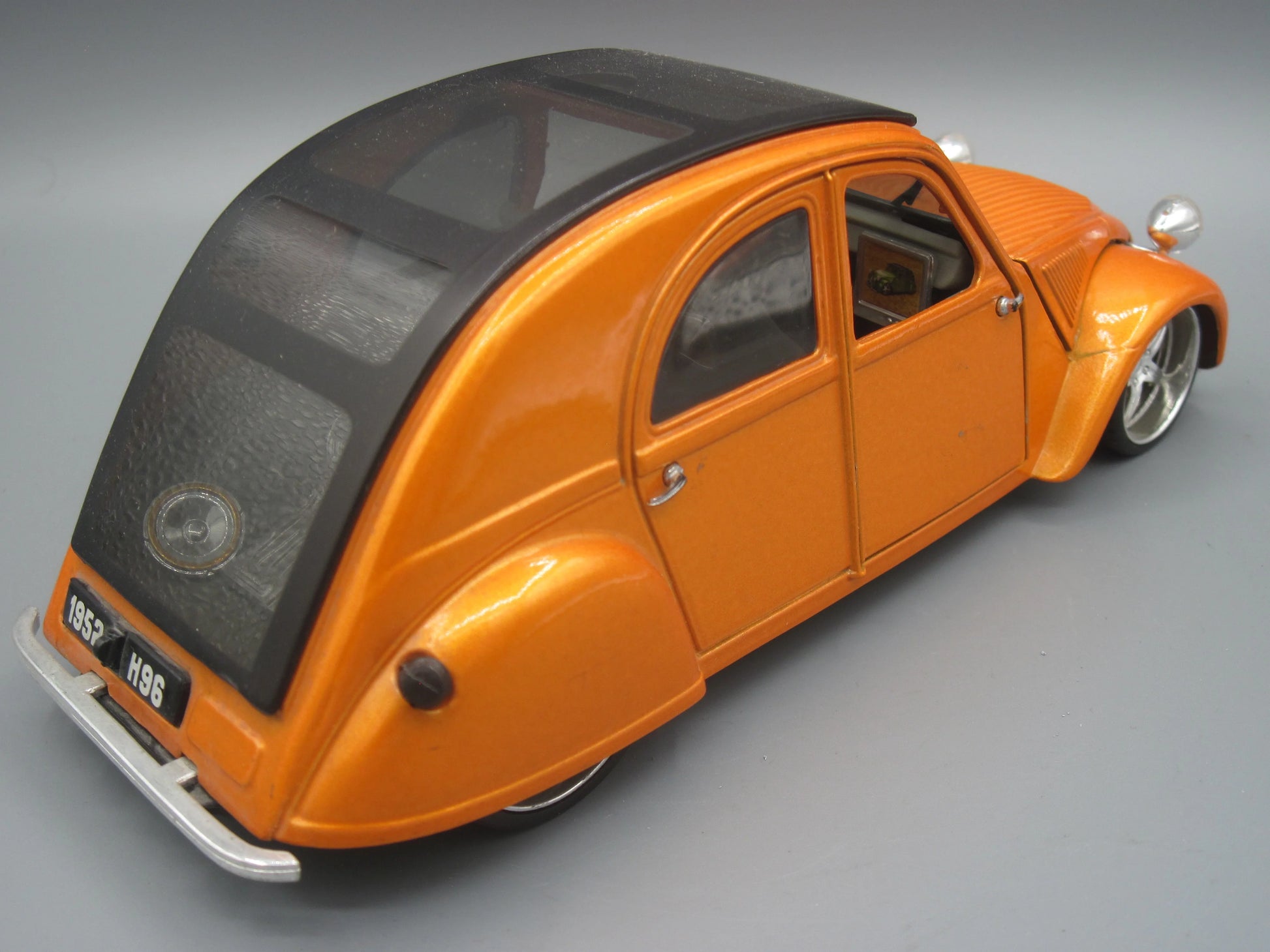 Maisto   Citroen 2 CV H96 1952 Orange