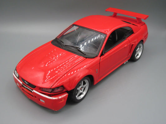 Maisto   Ford Mustang SVT Cobra R 2000 Red