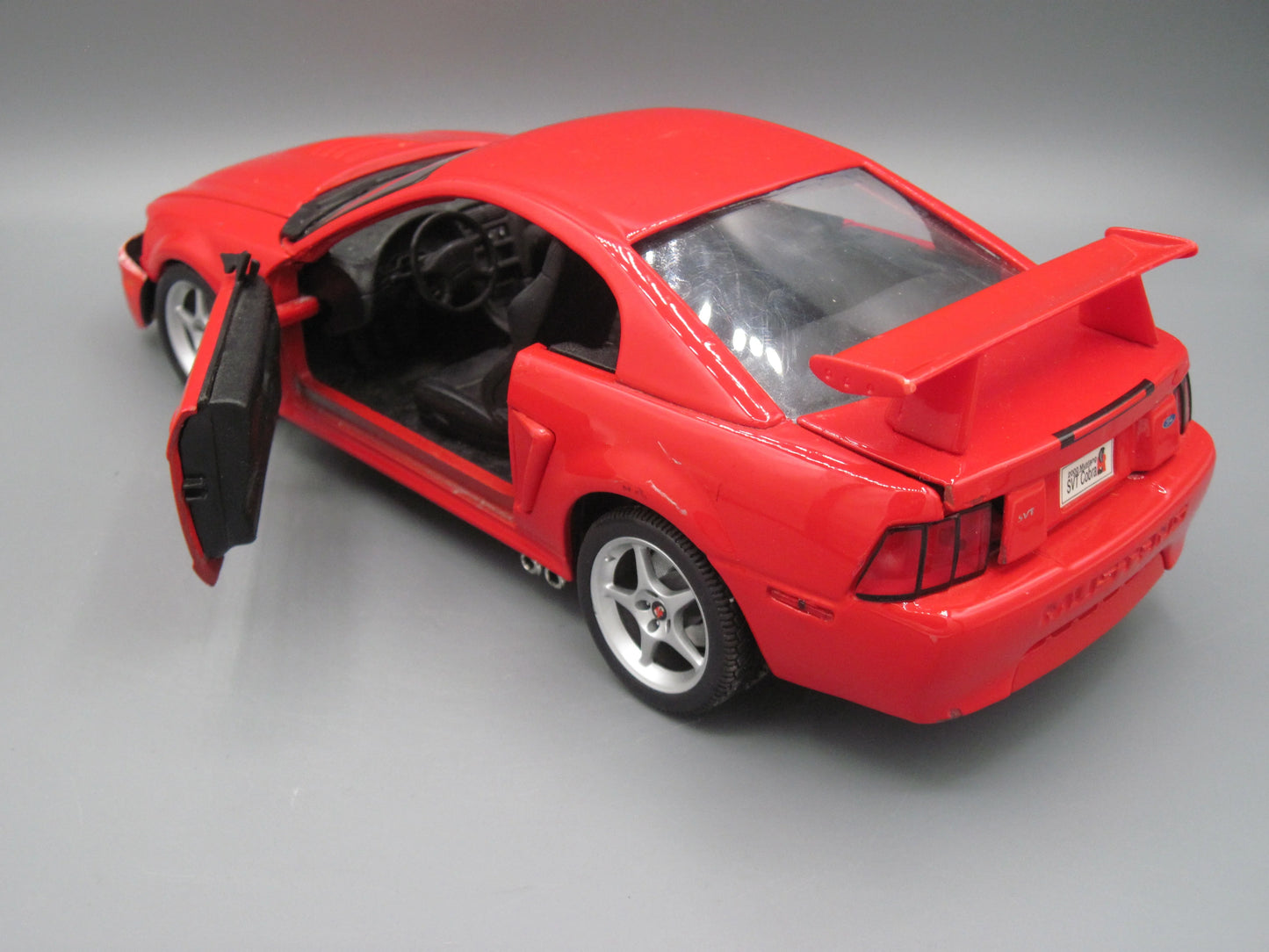 Maisto   Ford Mustang SVT Cobra R 2000 Red