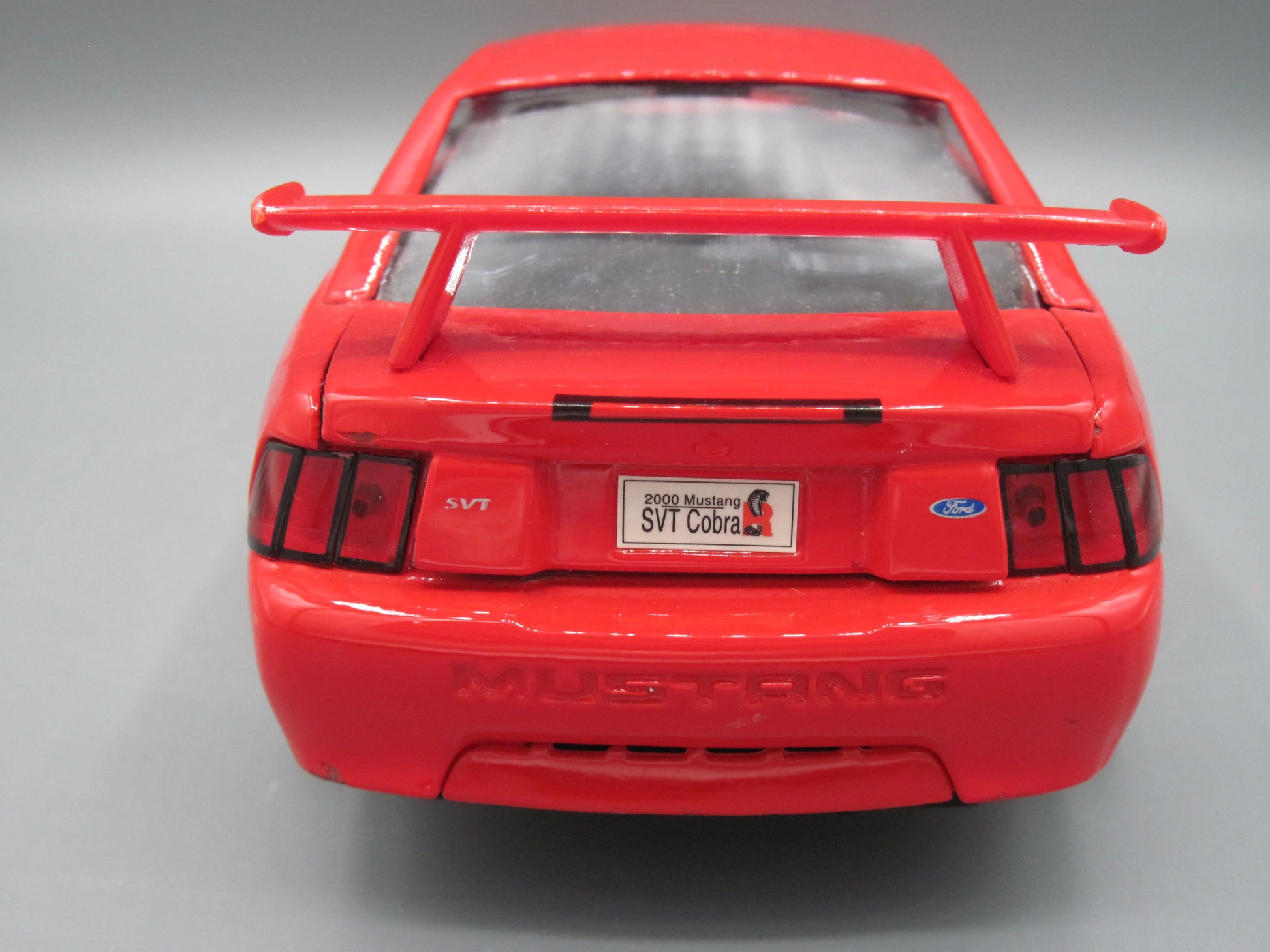 Maisto   Ford Mustang SVT Cobra R 2000 Red