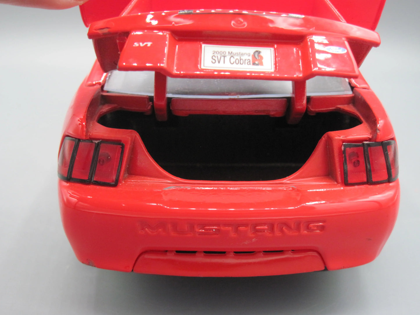 Maisto   Ford Mustang SVT Cobra R 2000 Red