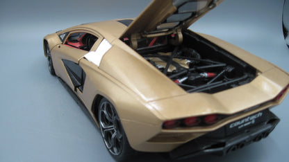 Maisto   Lamborghini Countach LPI 800-4  Golden