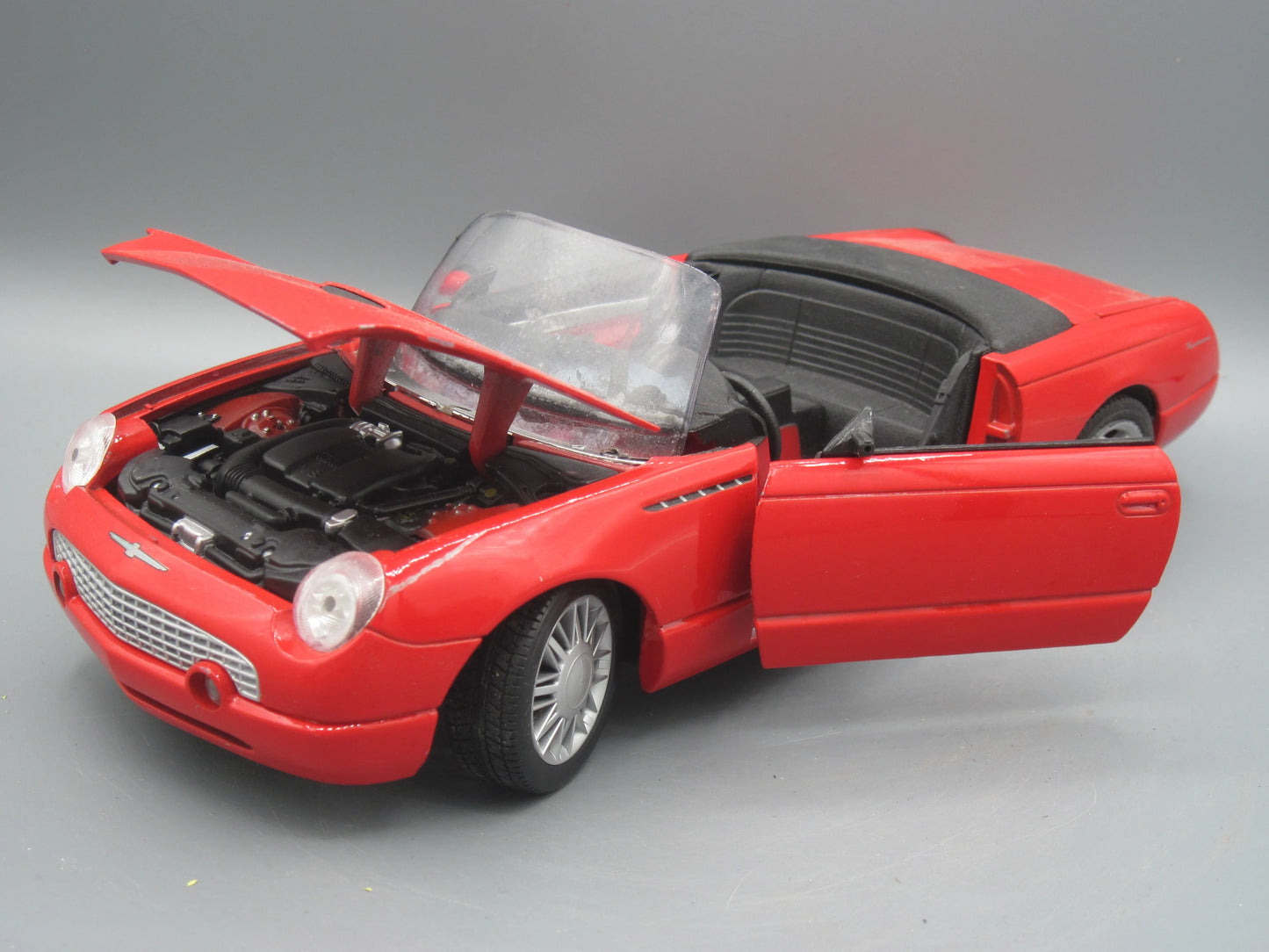 Maisto   Ford Thunderbird  Red