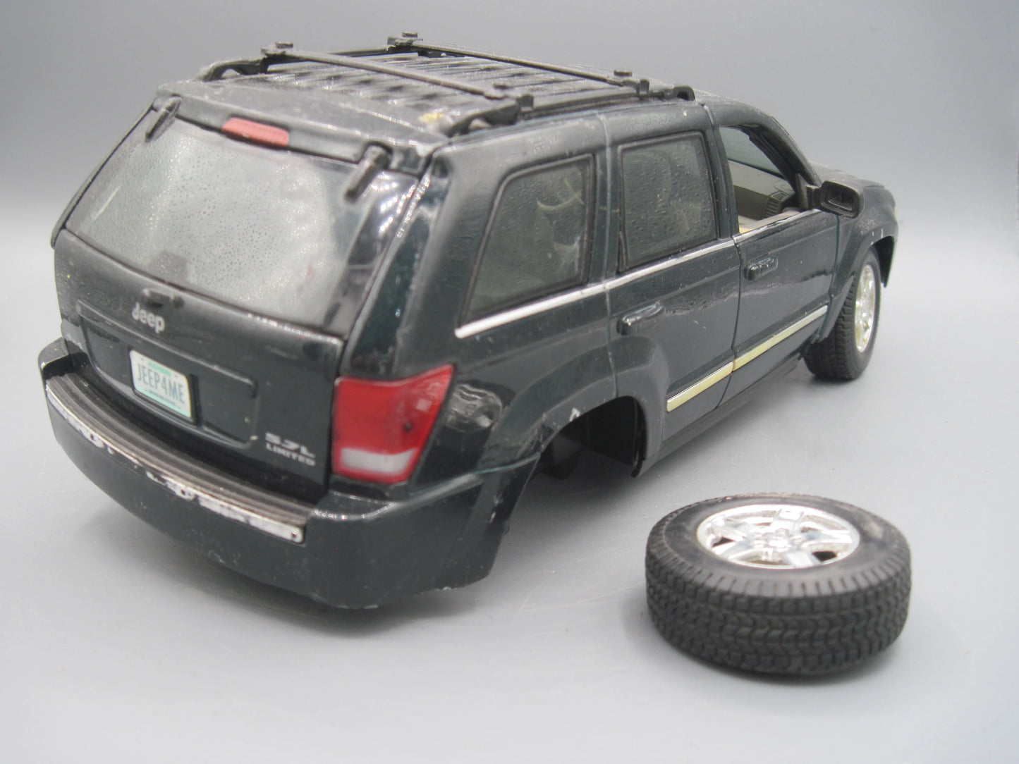 Maisto   Chrysler Jeep Grand Cherokee 2005 Green