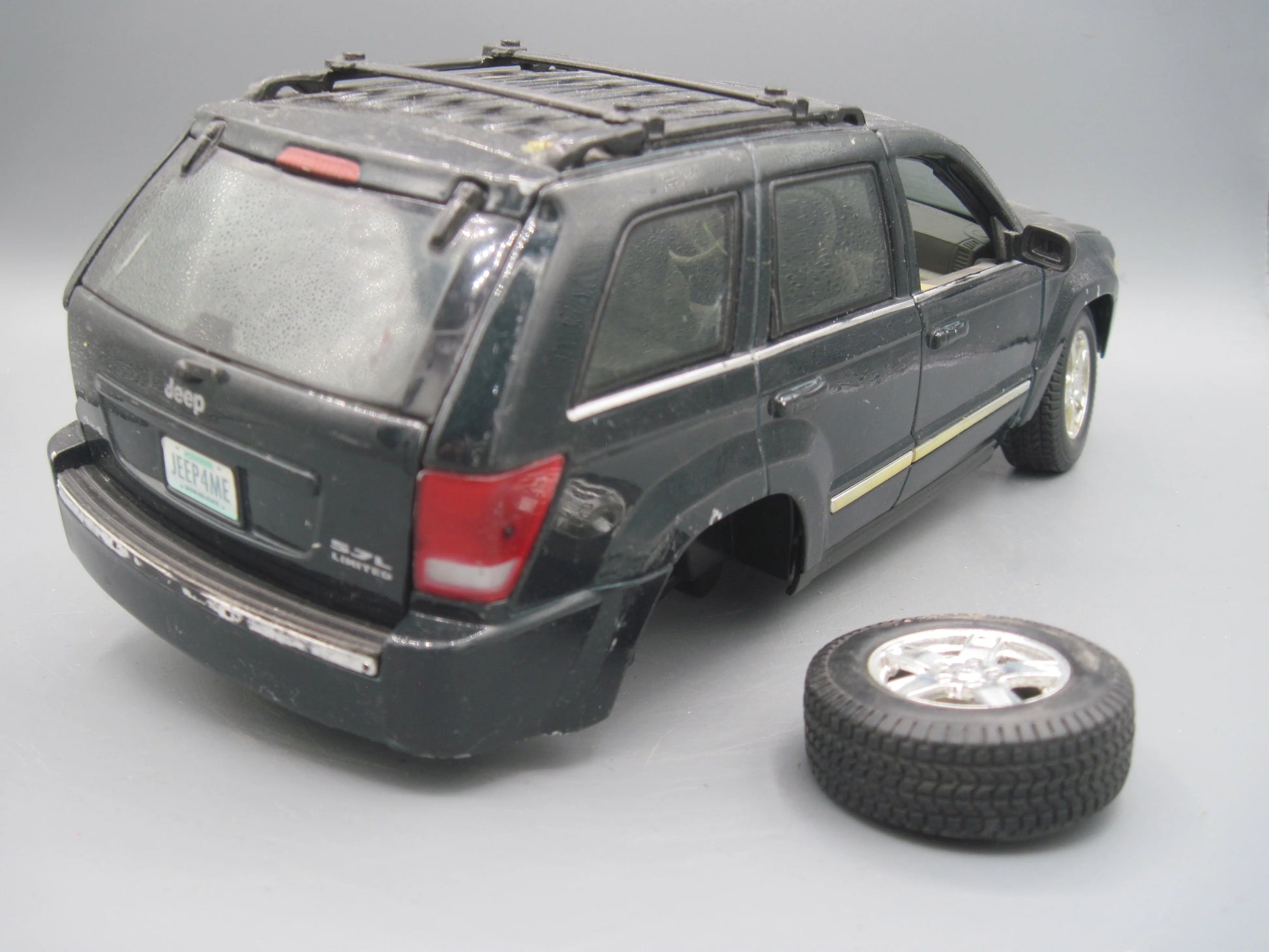 Maisto   Chrysler Jeep Grand Cherokee 2005 Green