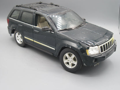 Maisto   Chrysler Jeep Grand Cherokee 2005 Green
