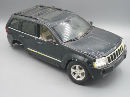 Maisto   Chrysler Jeep Grand Cherokee 2005 Green