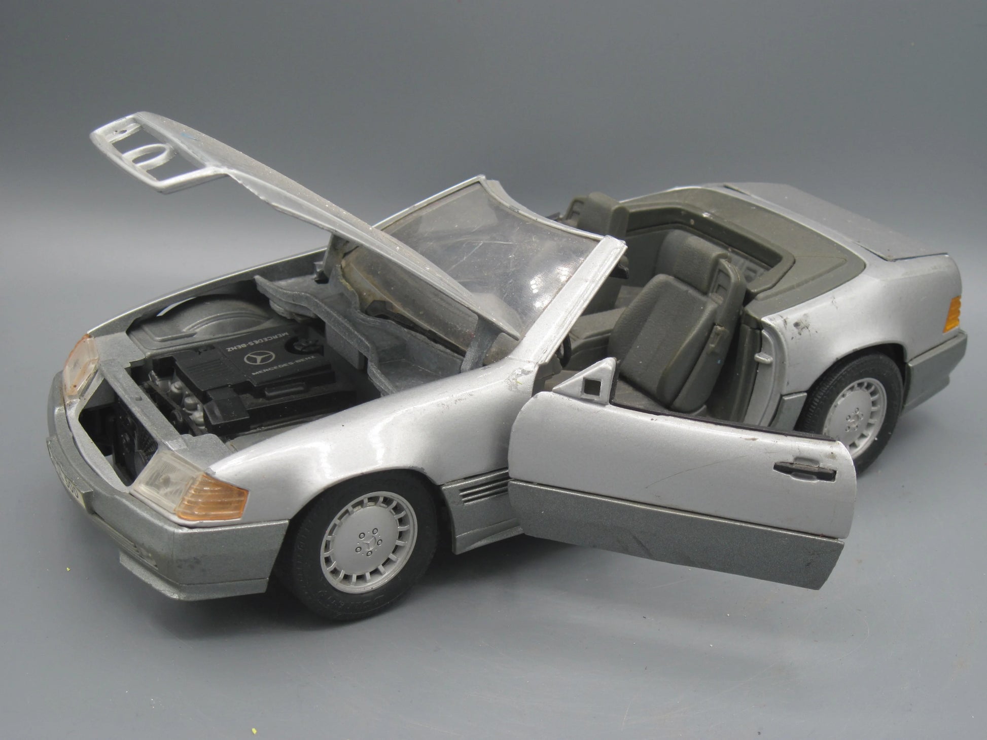 Maisto   Mercedes-Benz 500 SL 1989 Silver