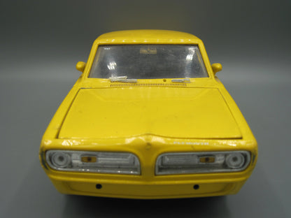 Road Signature  Special Edition Plymouth Baracuda 383 1969 Yellow