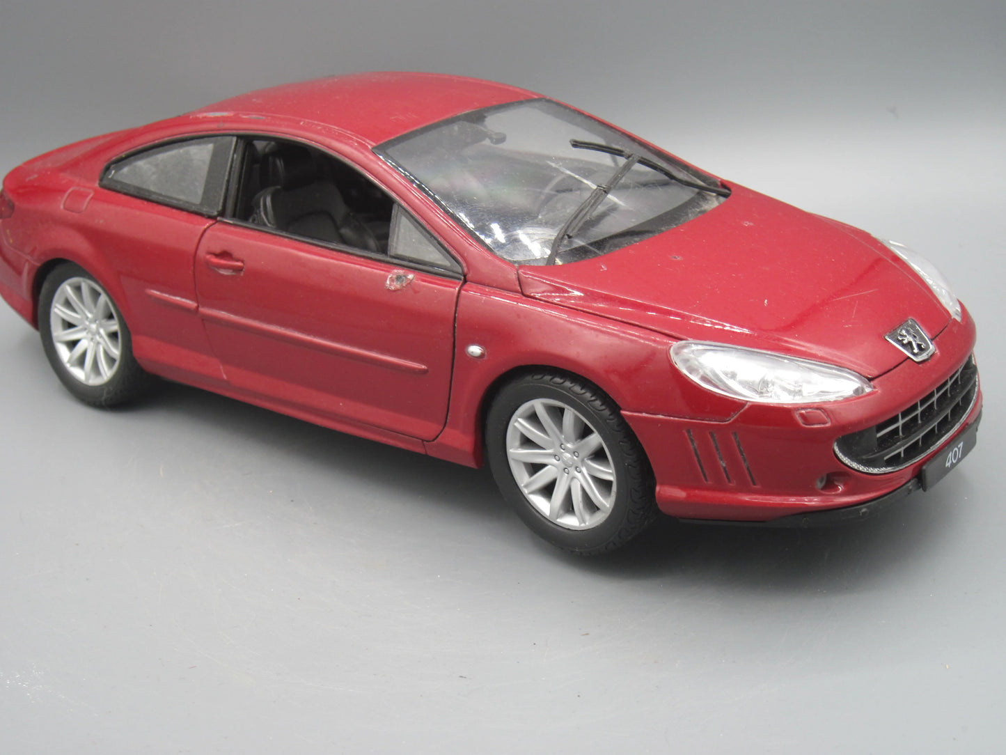Welly   Peugeot Coupe 407  Maroon
