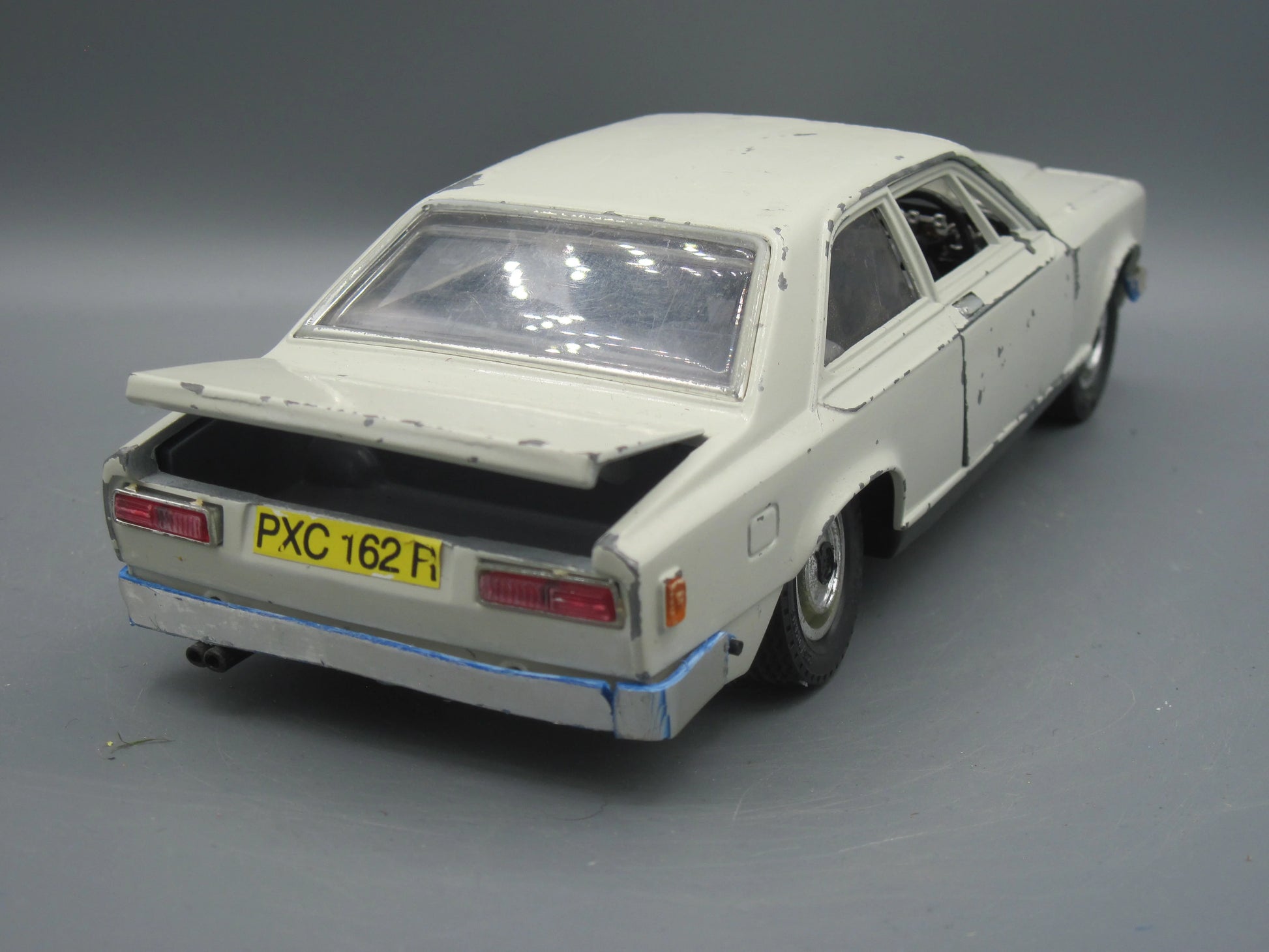 Bburago   Rolls-Royce Camargue  White