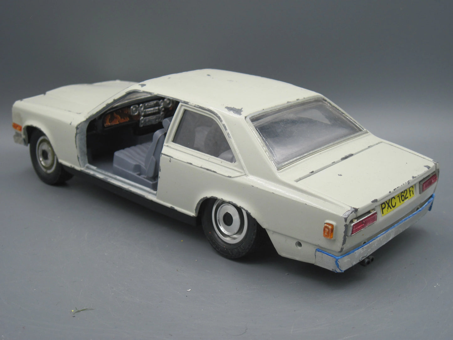 Bburago   Rolls-Royce Camargue  White