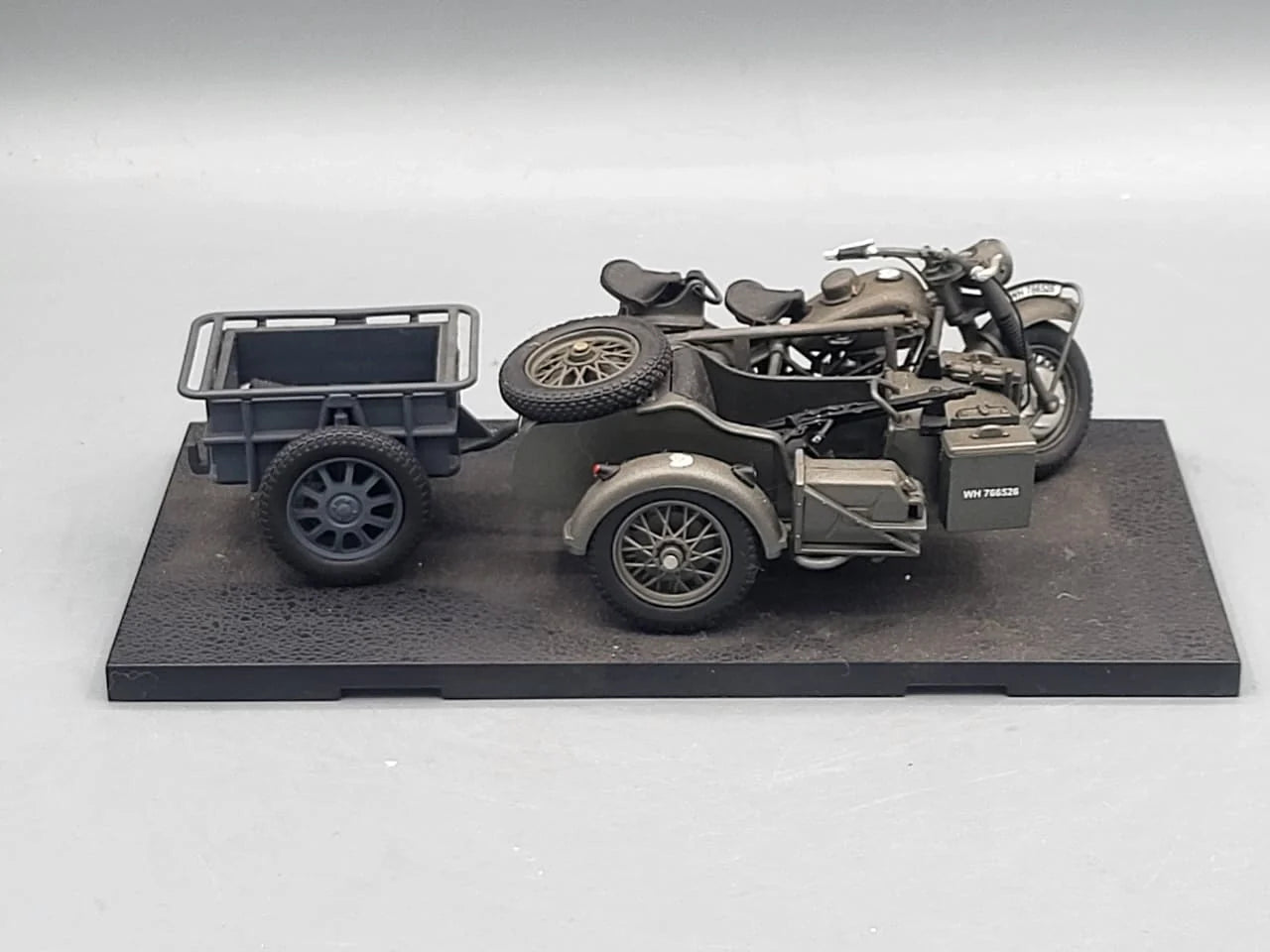 Atlas   BMW R75 side car + trailer + Panzerfaust  Black
