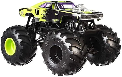 Hot Wheels  Monster Trucks Dodge Charger R/T - 19  Green Giant Wheels