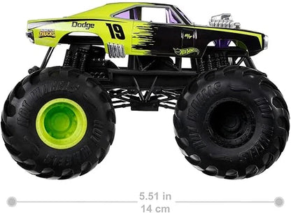 Hot Wheels  Monster Trucks Dodge Charger R/T - 19  Green Giant Wheels