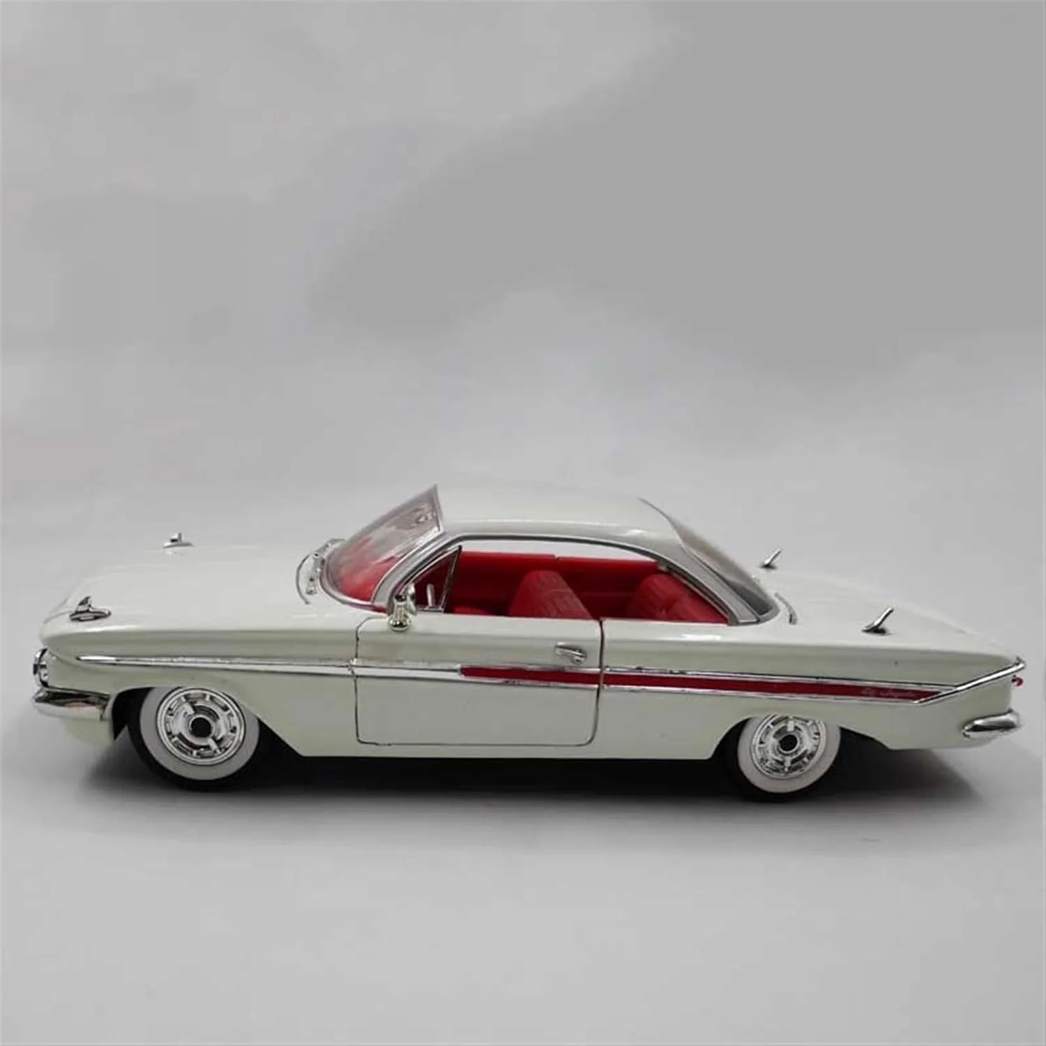 Jada   Chevrolet Impala 1961 White