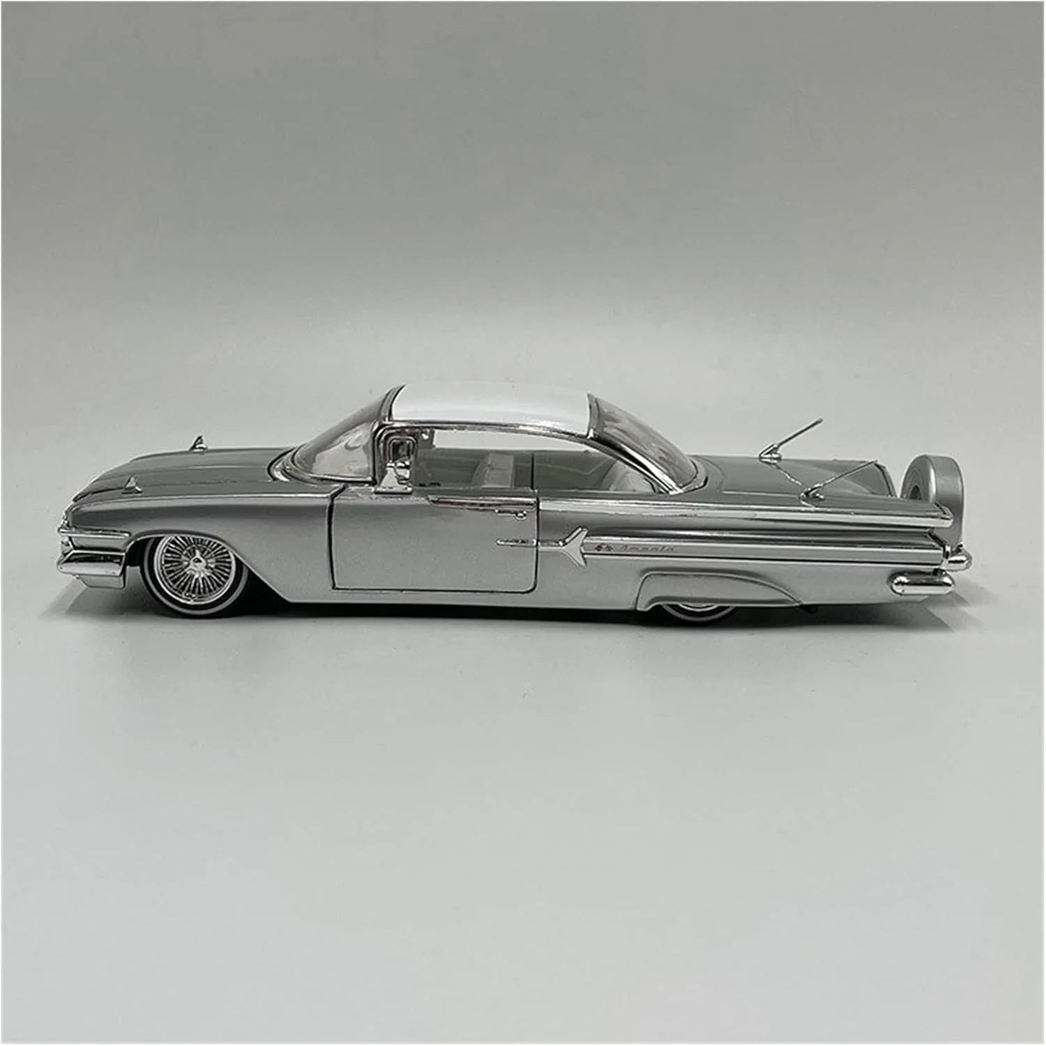 Jada   Chevrolet Impala 1960 White, Silver FNTF 8