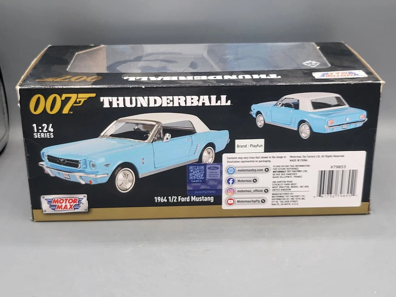 Motor Max   Ford Mustang Mach 1/2 1964 Blue, White
