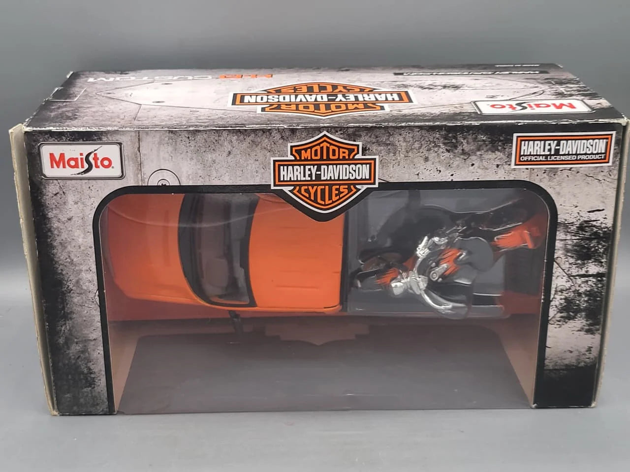 Maisto   Ford + HD Motorcycle F-150 STX + FLH Duo Glide  Orange, Black