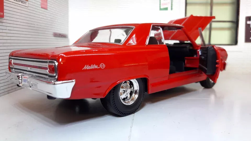 Maisto Special Edition  Chevrolet Malibu SS 1965 Red 