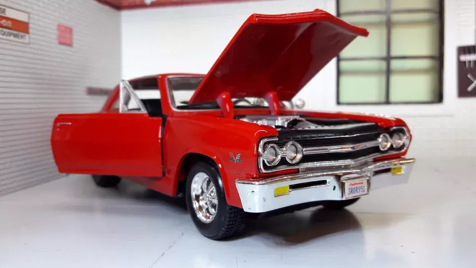 Maisto Special Edition  Chevrolet Malibu SS 1965 Red 